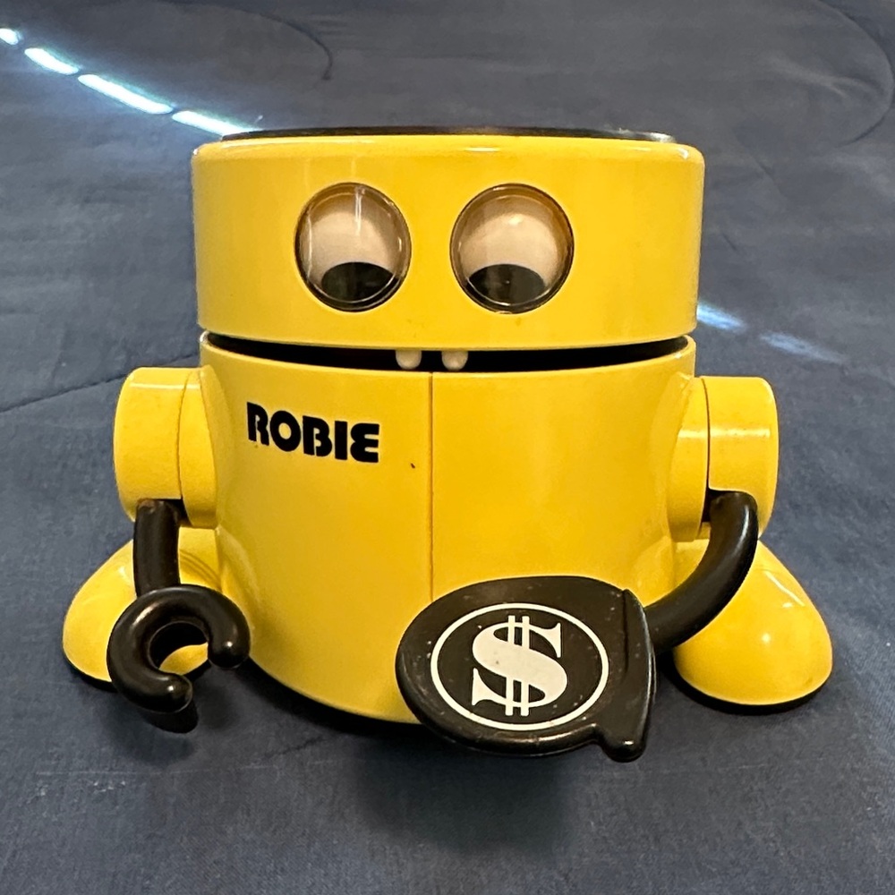 Yellow Money-Collecting Robot Toy